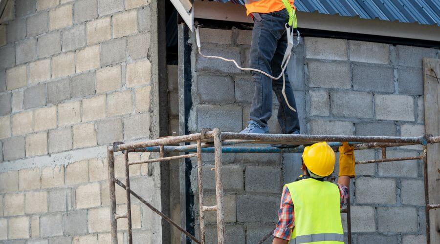 Expert Emergency Roof Repairs services in Van Alstyne, TX